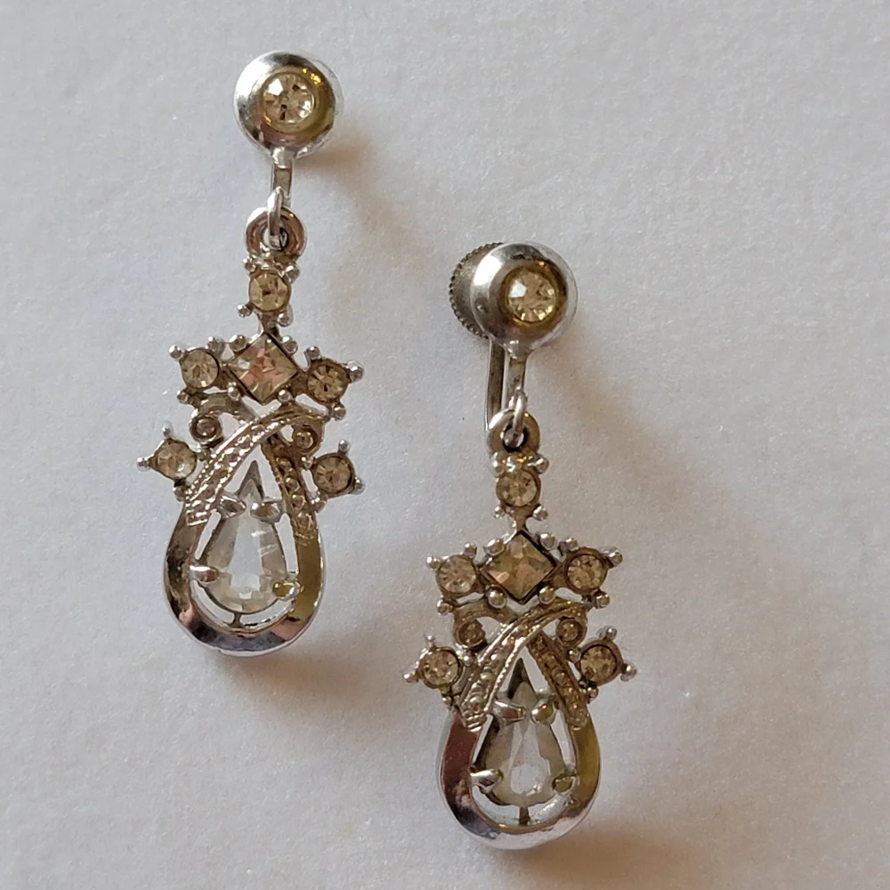 Vintage Signed Lustern Designer Earrings Screwback Rhinestone Accent